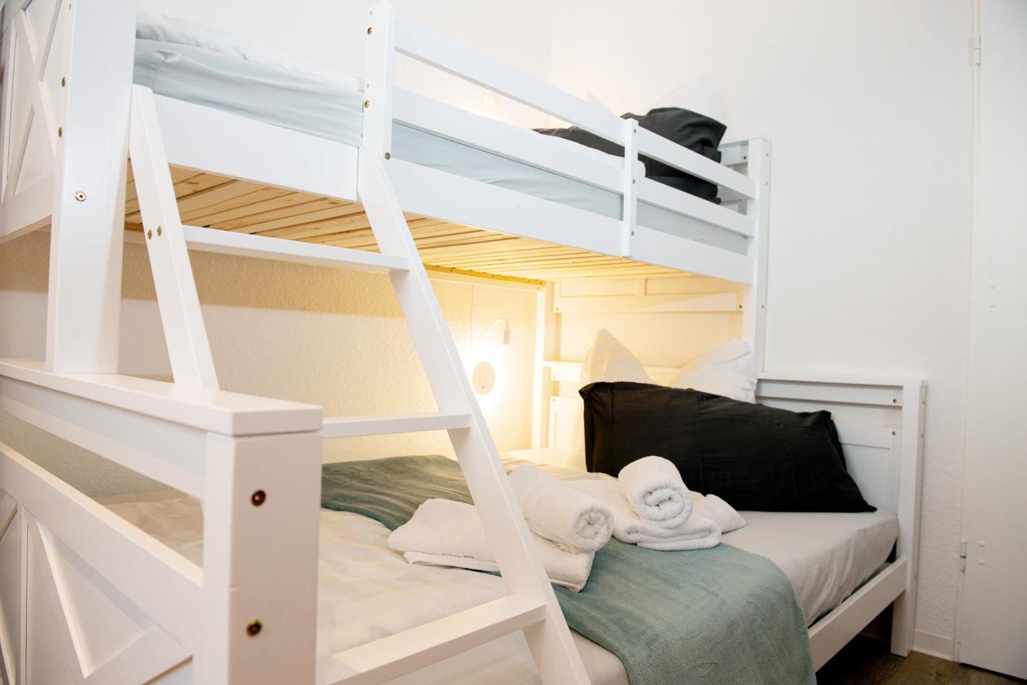 Savor 5 Personen 2 Schlafzimmer Babybett Netflix Balkon Zentrum Apartment