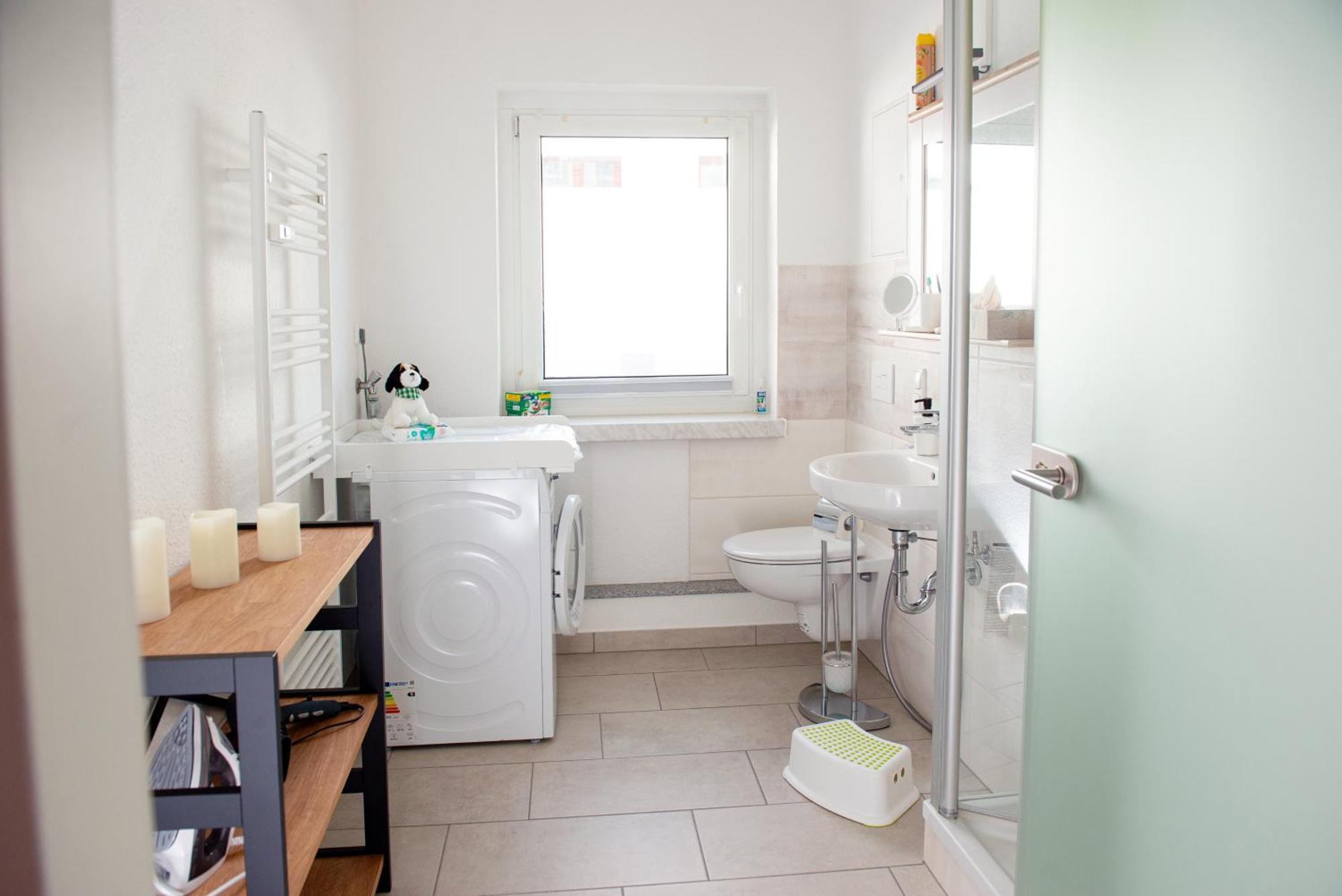 Savor 5 Personen 2 Schlafzimmer Babybett Netflix Balkon Zentrum Apartment